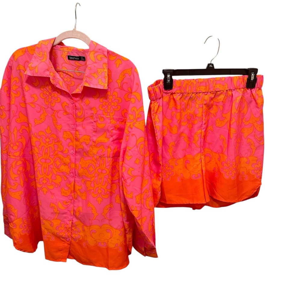 Boohoo - Paisley Print Button-Up Shirt with Shorts
